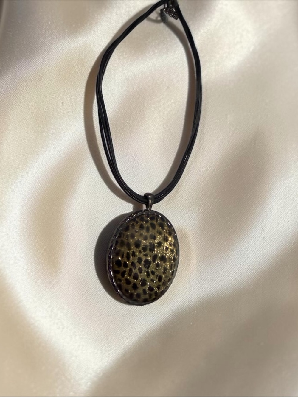Handcrafted Leopard Print Pendant Necklace -